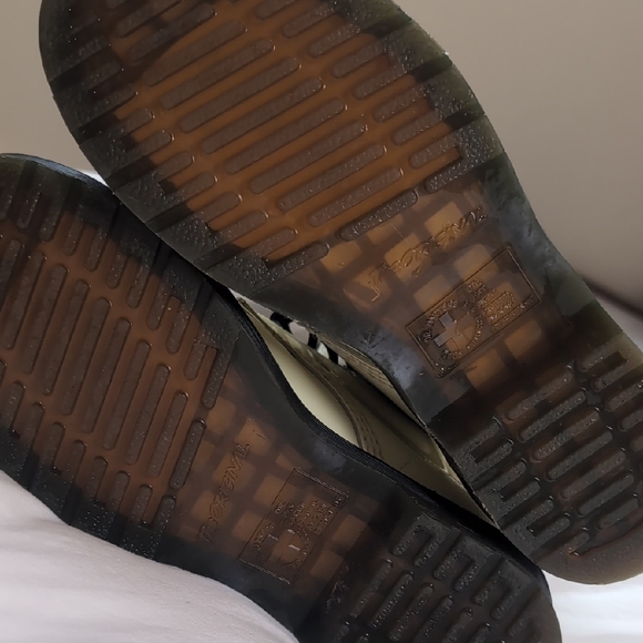 Dr. Martens Glossy Cream Combat Boots - Picture 7 of 10